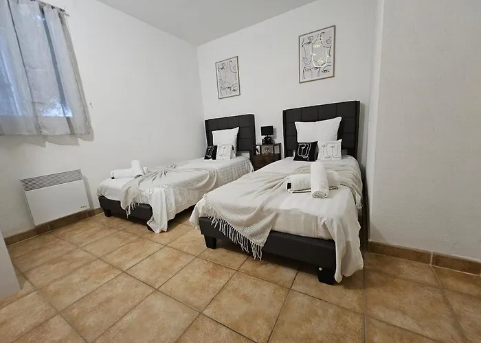 Logis De Gaia Yourhosthelper オンプス